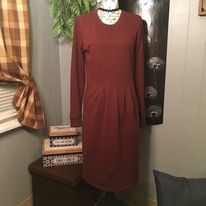 DE Collection long sleeve sweatshirt dress